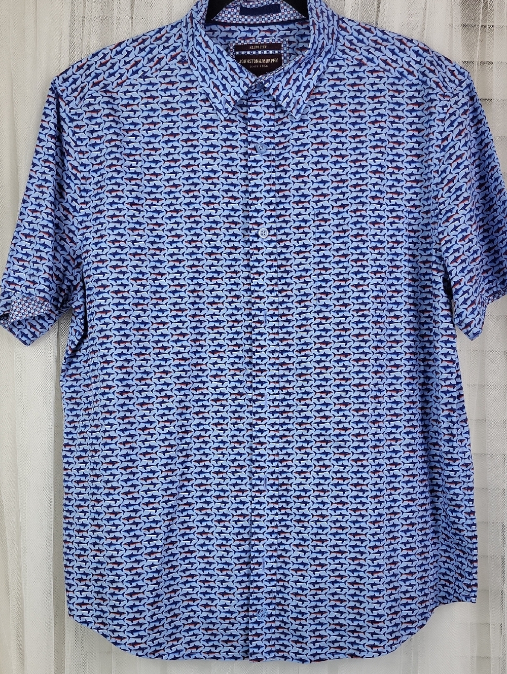 Johnston & Murphy Short-Sleeve shark Printed Button-Down Shirt. Size L
